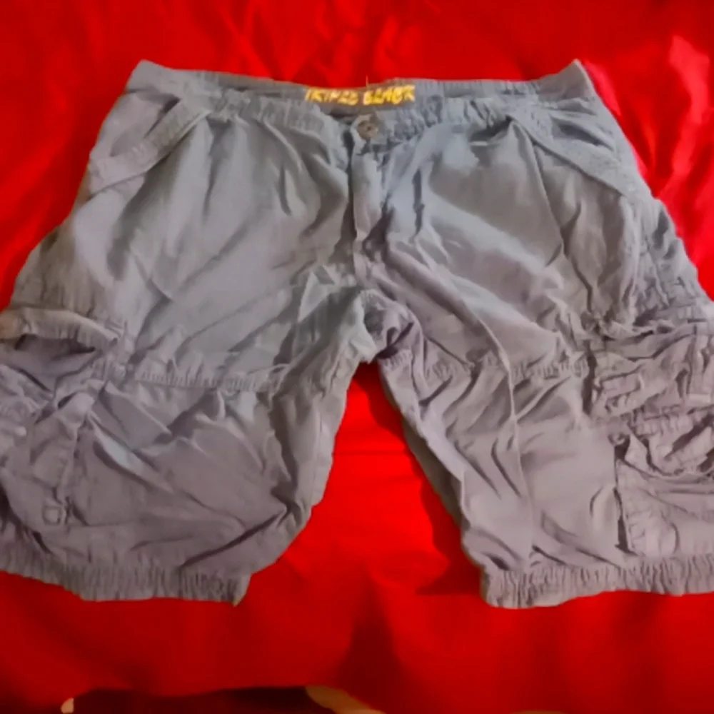 Shorts - Picture 1 of 2